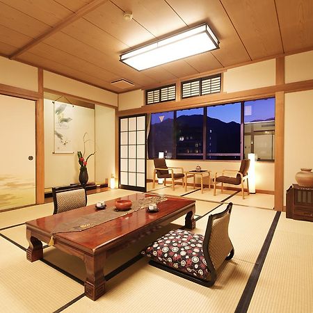 Kotobukiso Hotel Shin'onsen Exterior foto